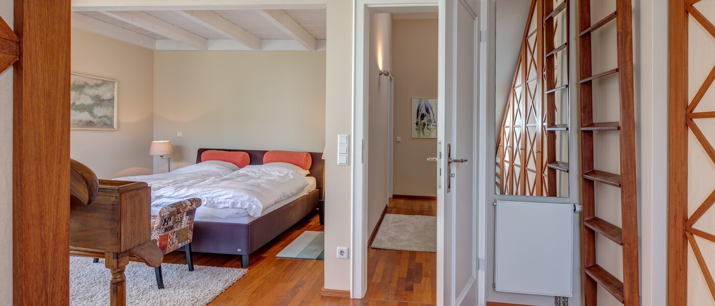 ikerház München Schwabing (links der Leopoldstraße) 03 Hálószoba 3396