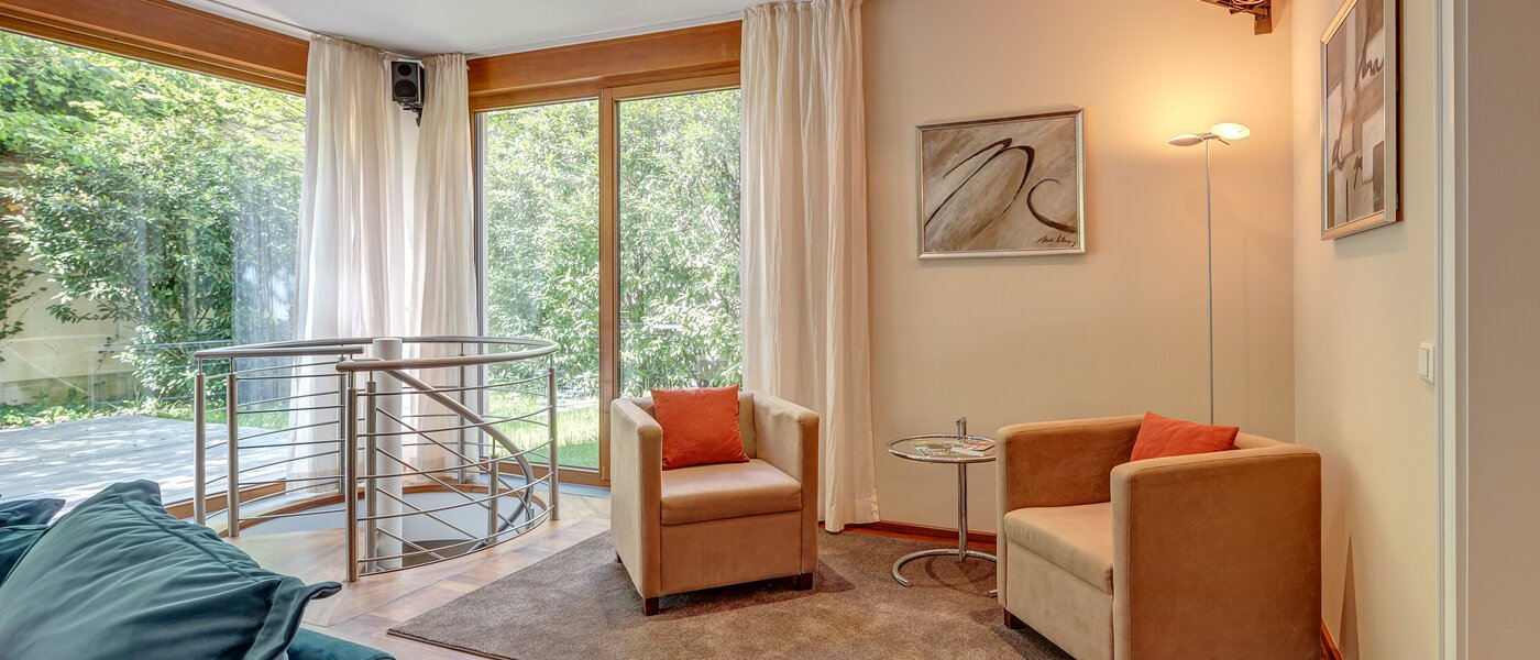 ikerház München Schwabing (links der Leopoldstraße) 04 Nappali 3396