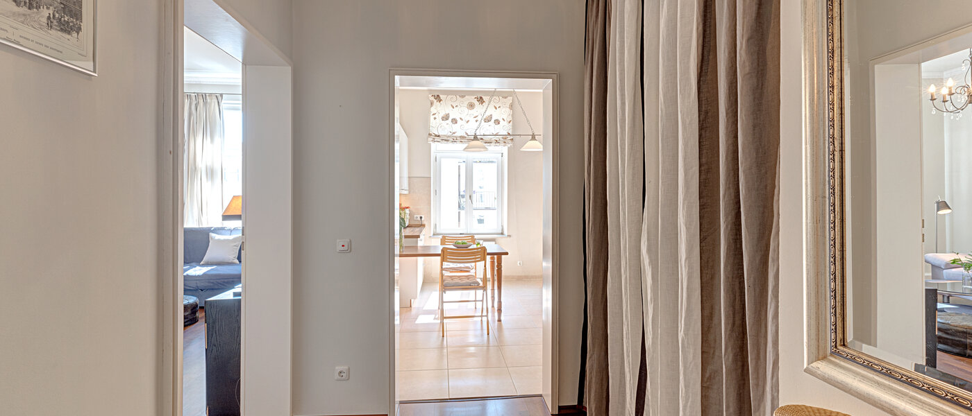 플랫 München Maxvorstadt - Universitätsviertel 01 복도/복도 3592