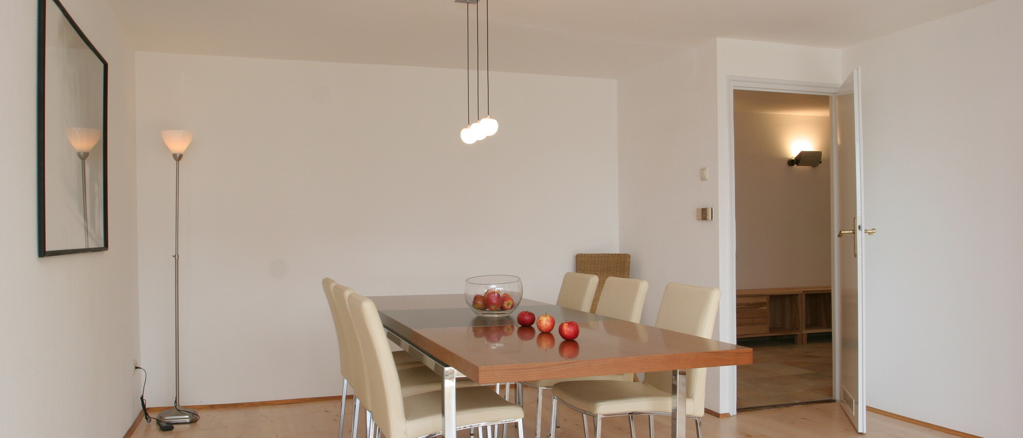 Apartament cu terasă pe acoperiș München Lehel 01 Alimente 3850