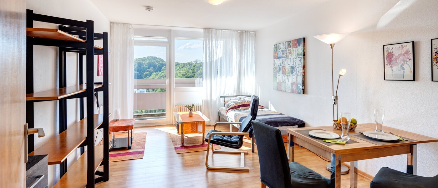 Ravna stran München Schwabing-West 01 Dnevni prostor 4272