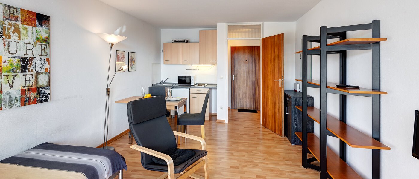 Ravna stran München Schwabing-West 03 Dnevni prostor 4272