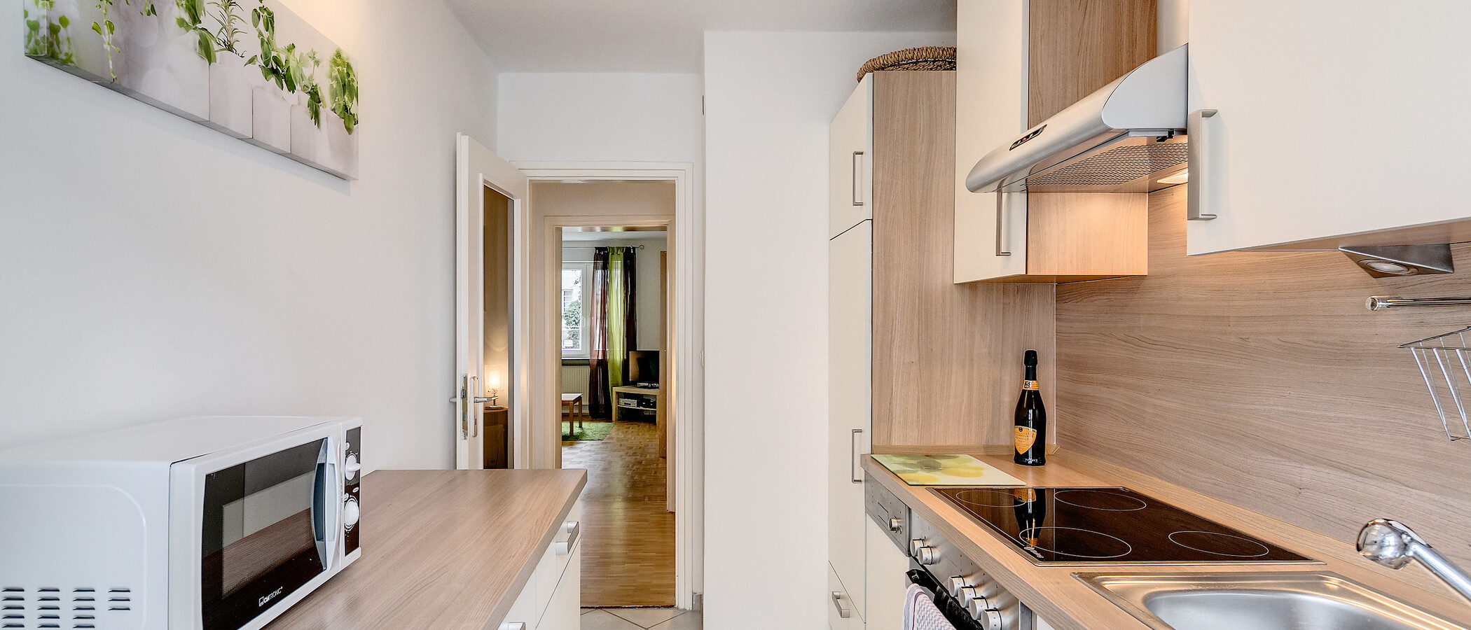 Ravna stran München Schwabing-Georgenschwaige 03 Kuhinja 4416