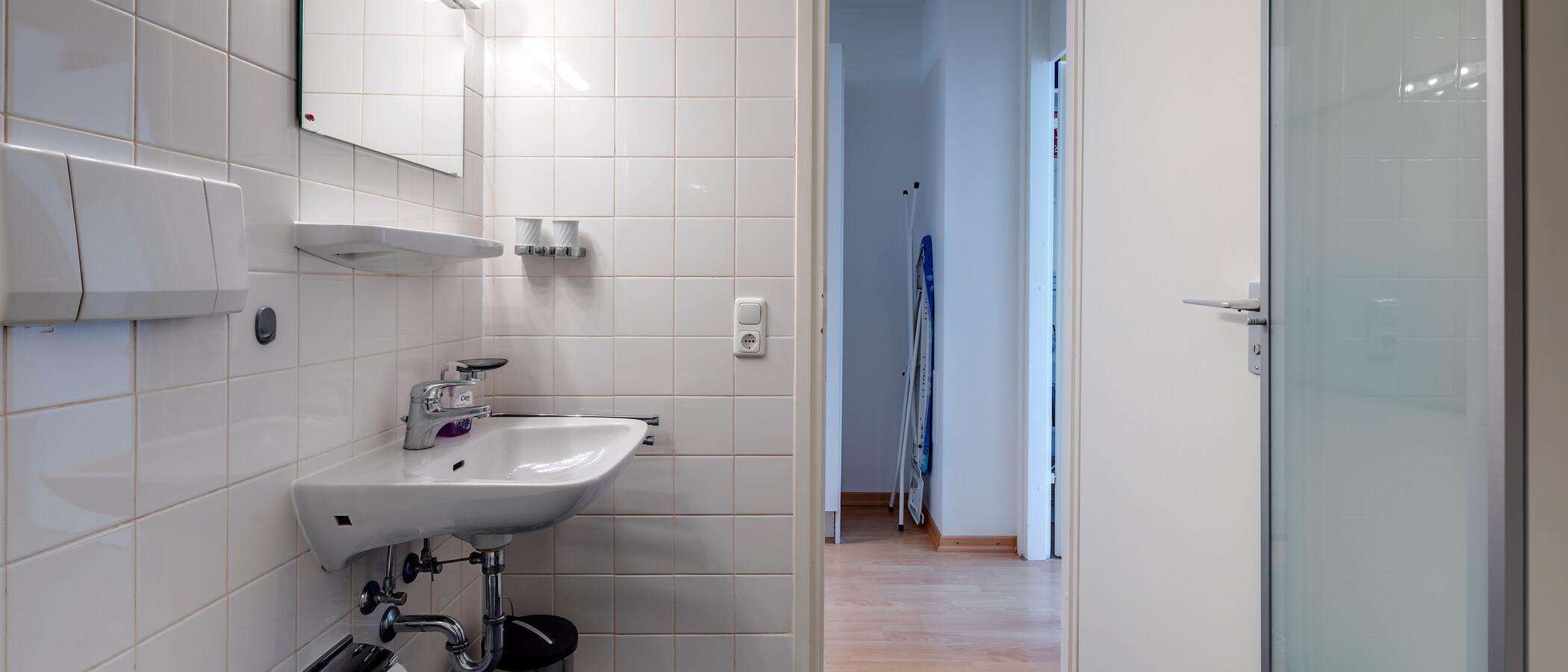 Ploché München Schwabing-Nord (zw. Leopoldstraße & Englischen Garten) 02 Koupelna 4452