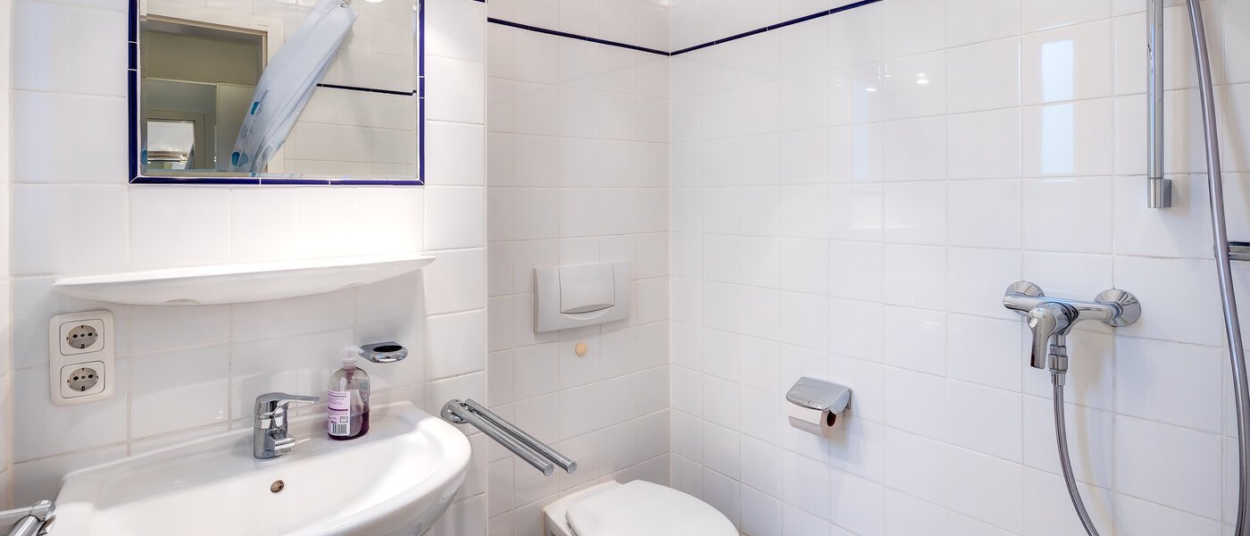 Ravna stran München Berg am Laim 01 Kopalnica 4926