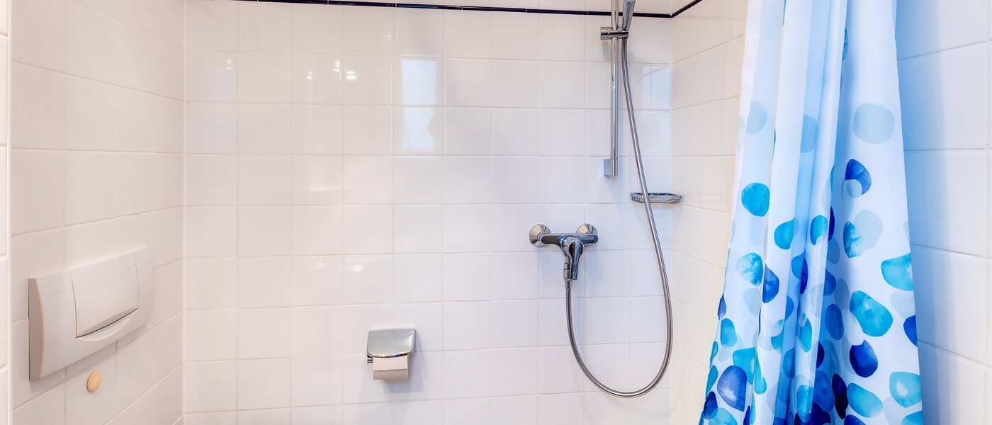 Ravna stran München Berg am Laim 02 Kopalnica 4926