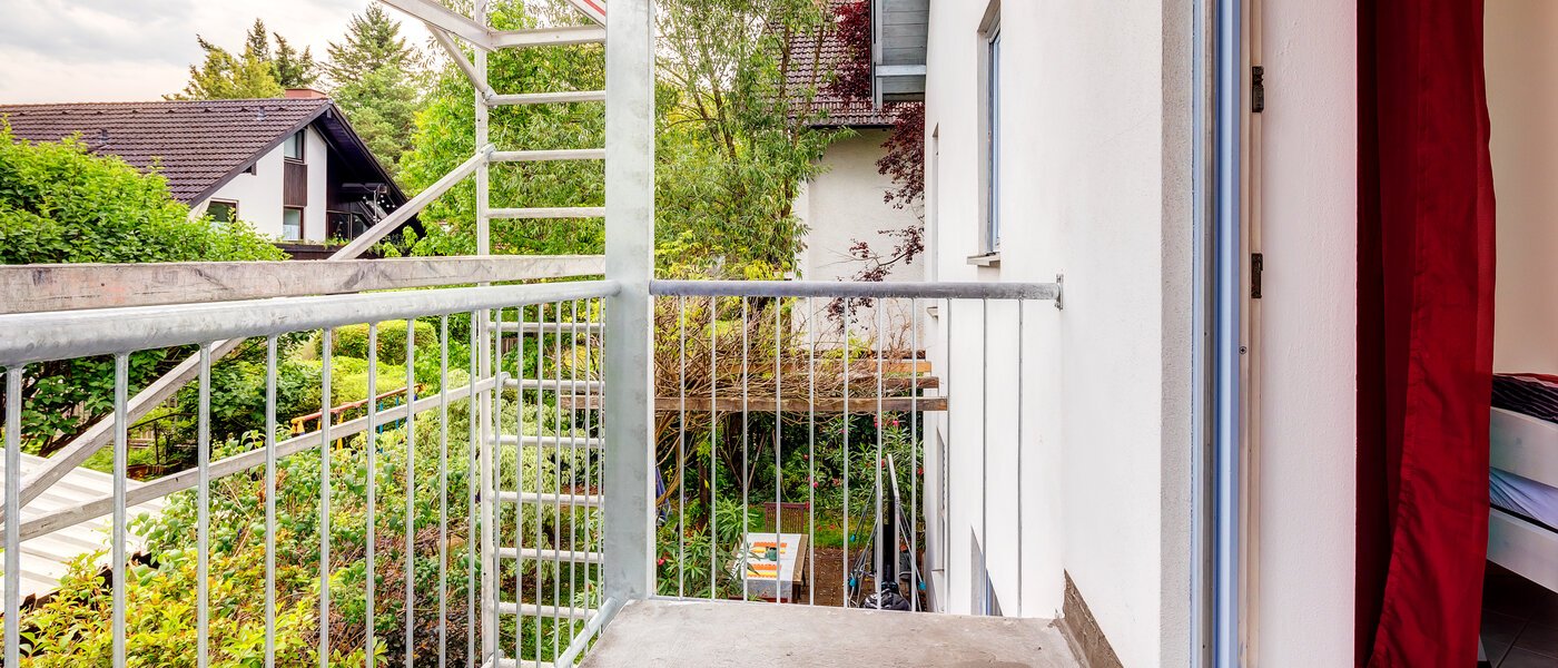 Ravna stran München Berg am Laim 02 Balkon 4926