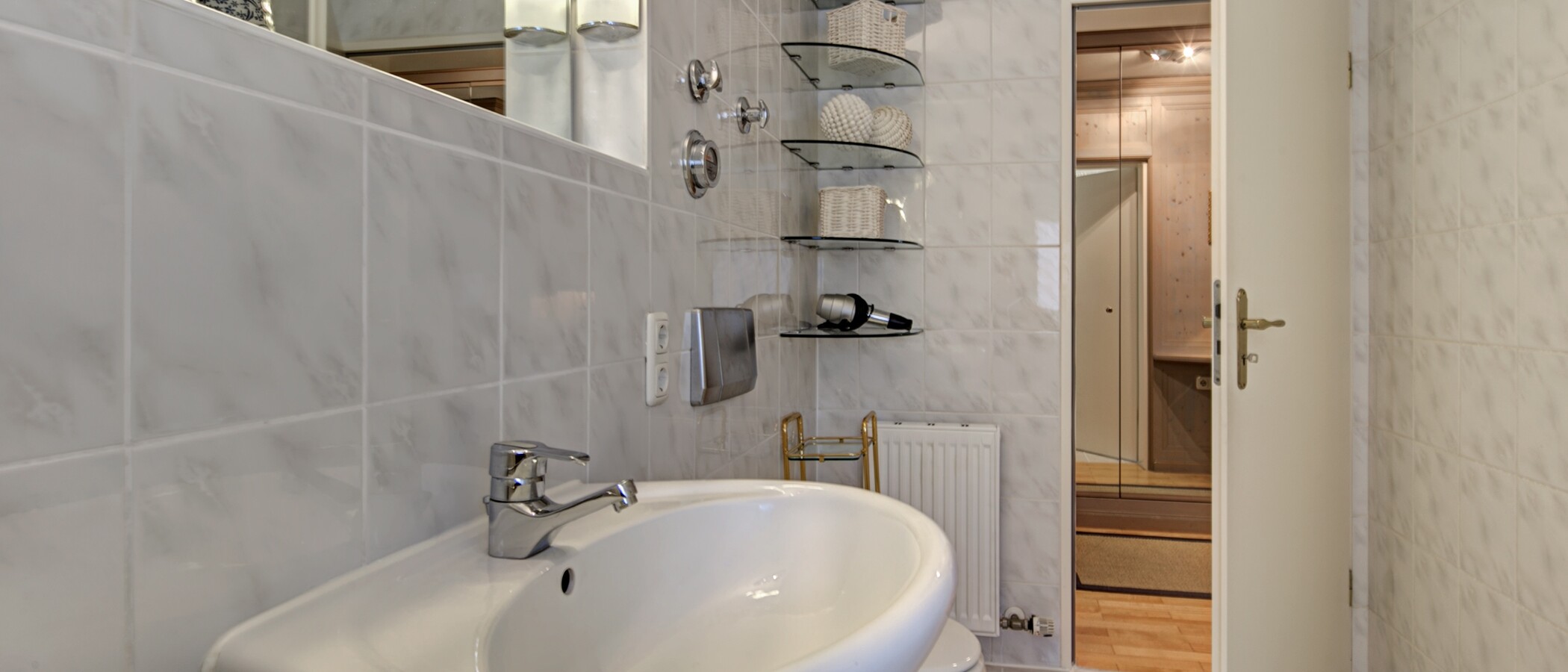 Platt München Obermenzing 02 Badrum 4944