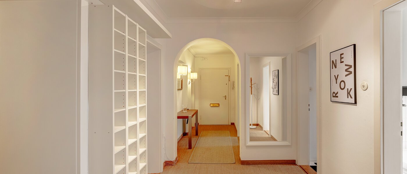 Flat München Schwabing (rechts der Leopoldstraße) 01 Korridor/gang 4984