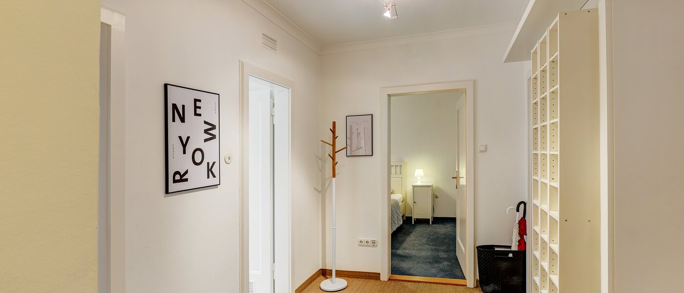 Flat München Schwabing (rechts der Leopoldstraße) 04 Korridor/gang 4984