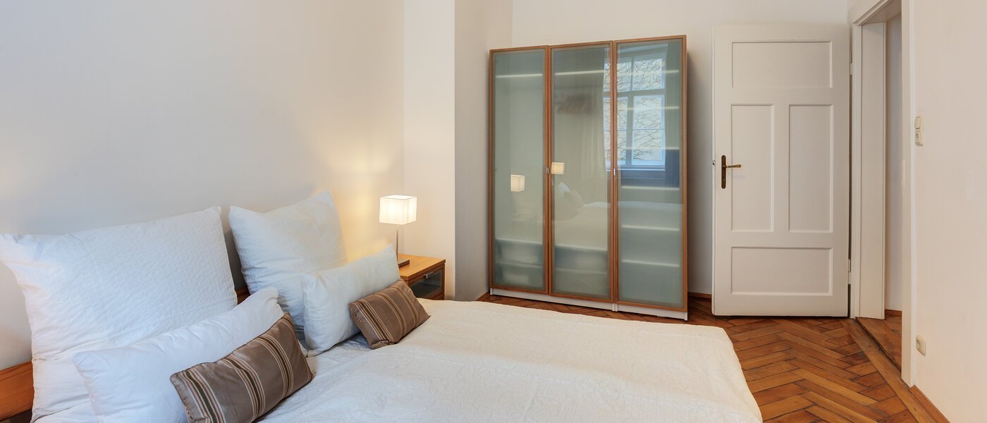 Плоский München Neuhausen 03 Спальня 5003