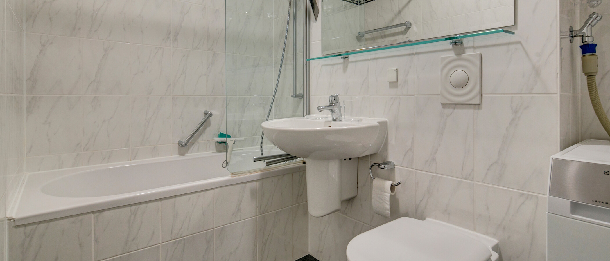 Flat München Glockenbachviertel 02 Baderom 523