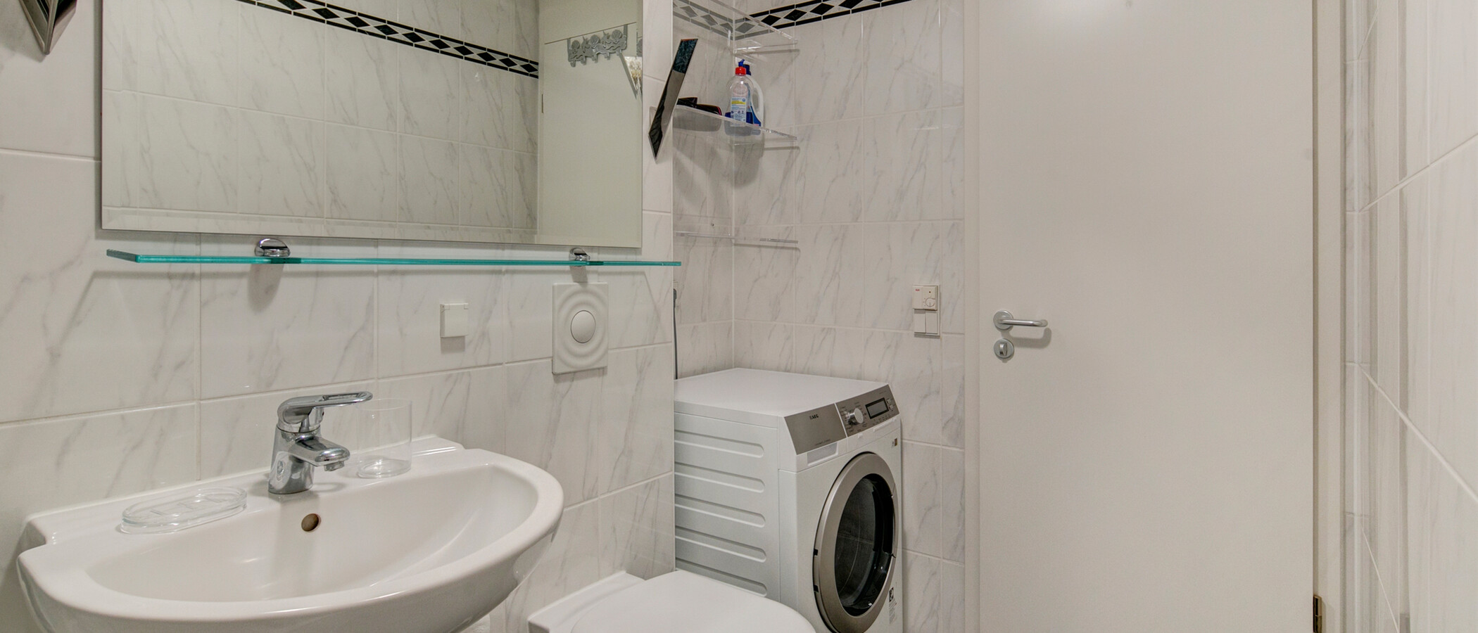 Flat München Glockenbachviertel 03 Baderom 523