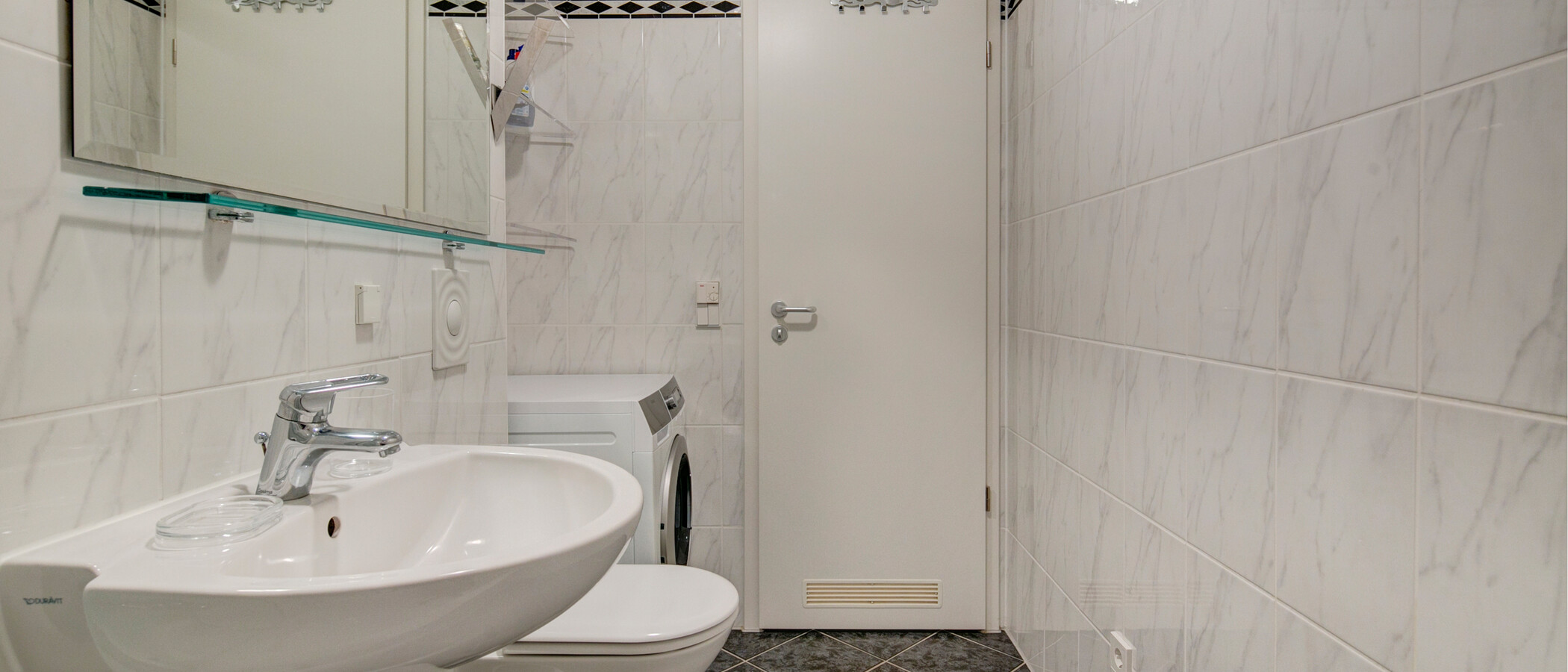 Flat München Glockenbachviertel 04 Baderom 523