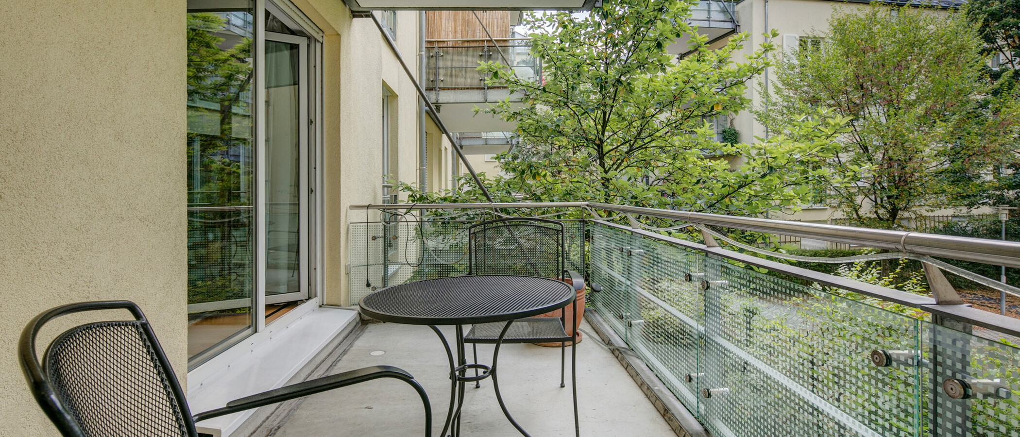 Flat München Glockenbachviertel 01 Balkong 523