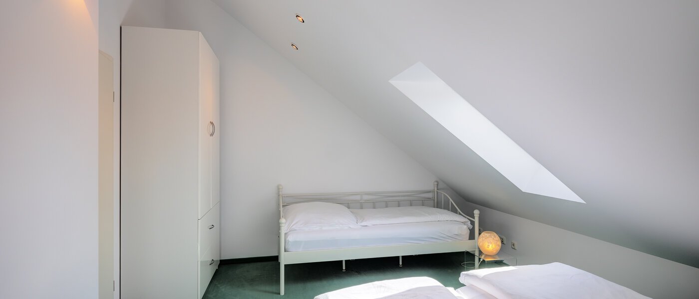 Sorház München Westpark 03 2. hálószoba 5296