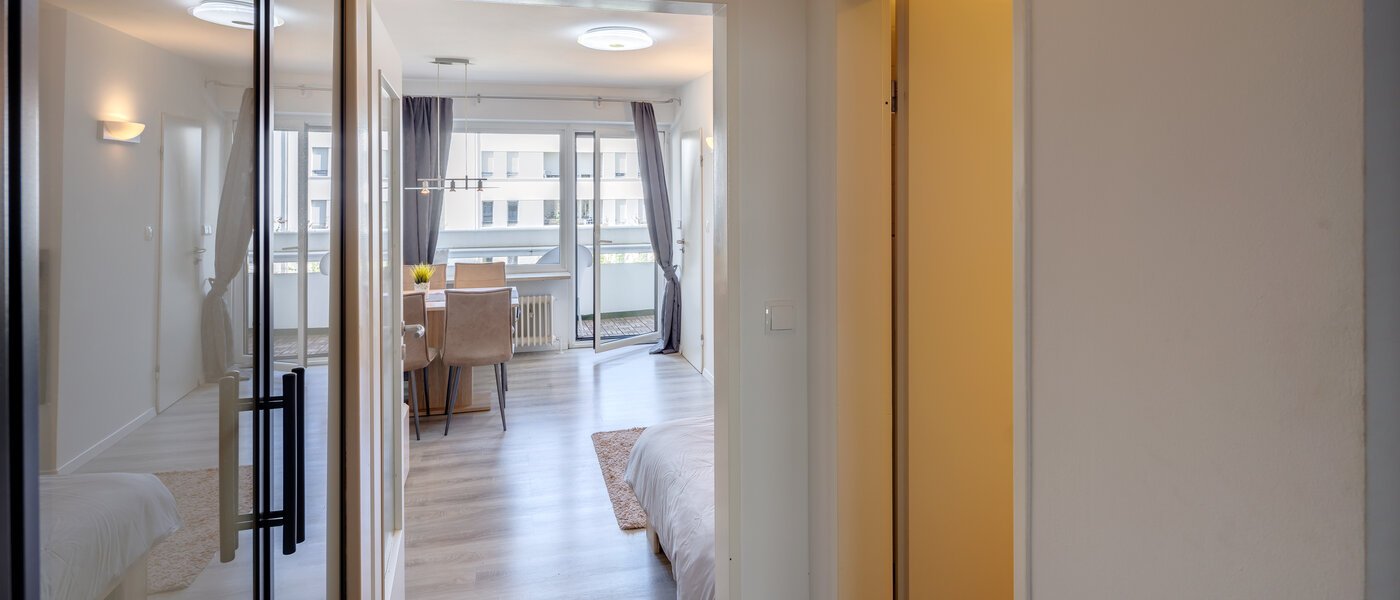 Ploché München Milbertshofen 01 Chodba/priestor 5411