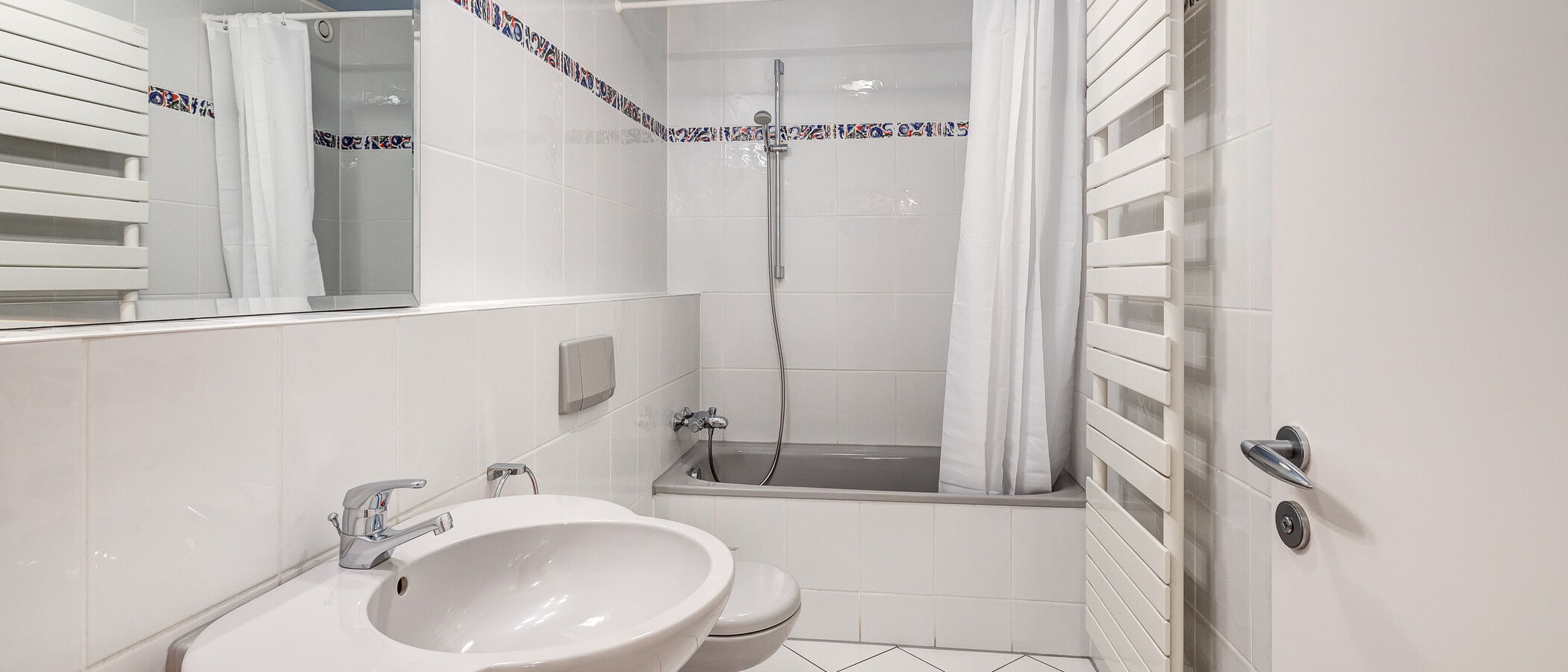 Rodinný dům München Obermenzing 01 2. koupelna 5436