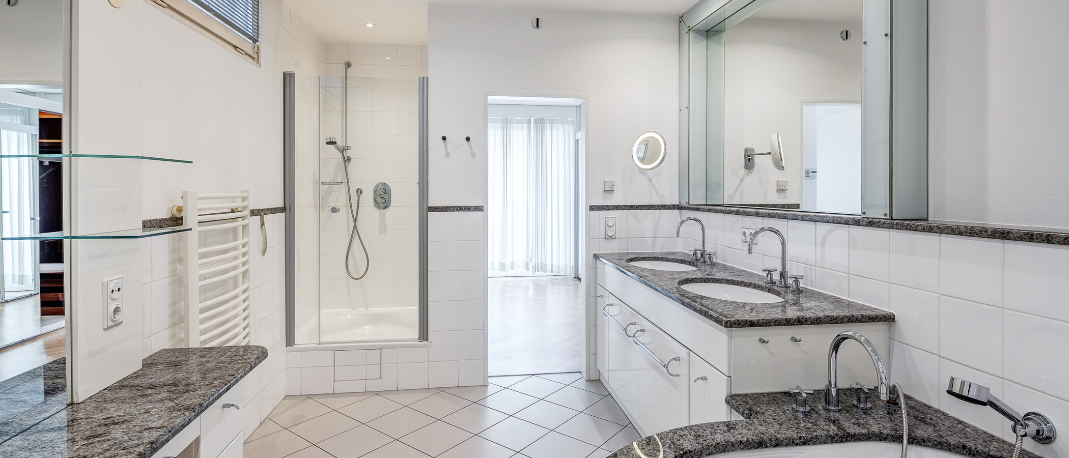 Rodinný dům München Obermenzing 02 1. koupelna 5436