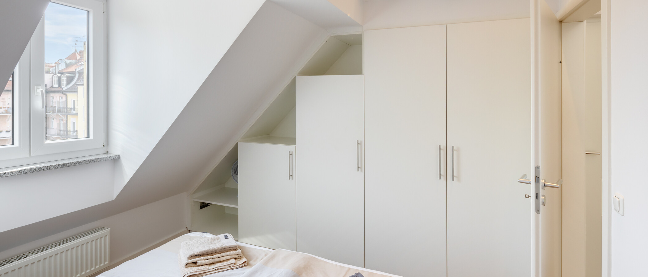 Tetőtéri lakás München Schwabing 02 Hálószoba 5576