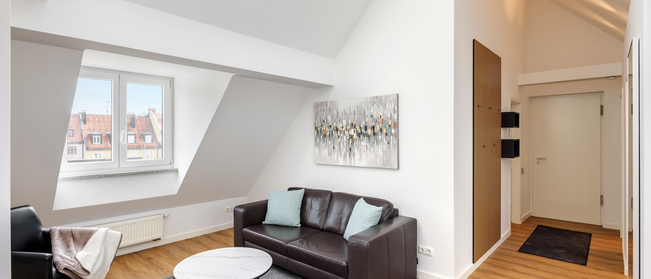 Tetőtéri lakás München Schwabing 02 Nappali 5576