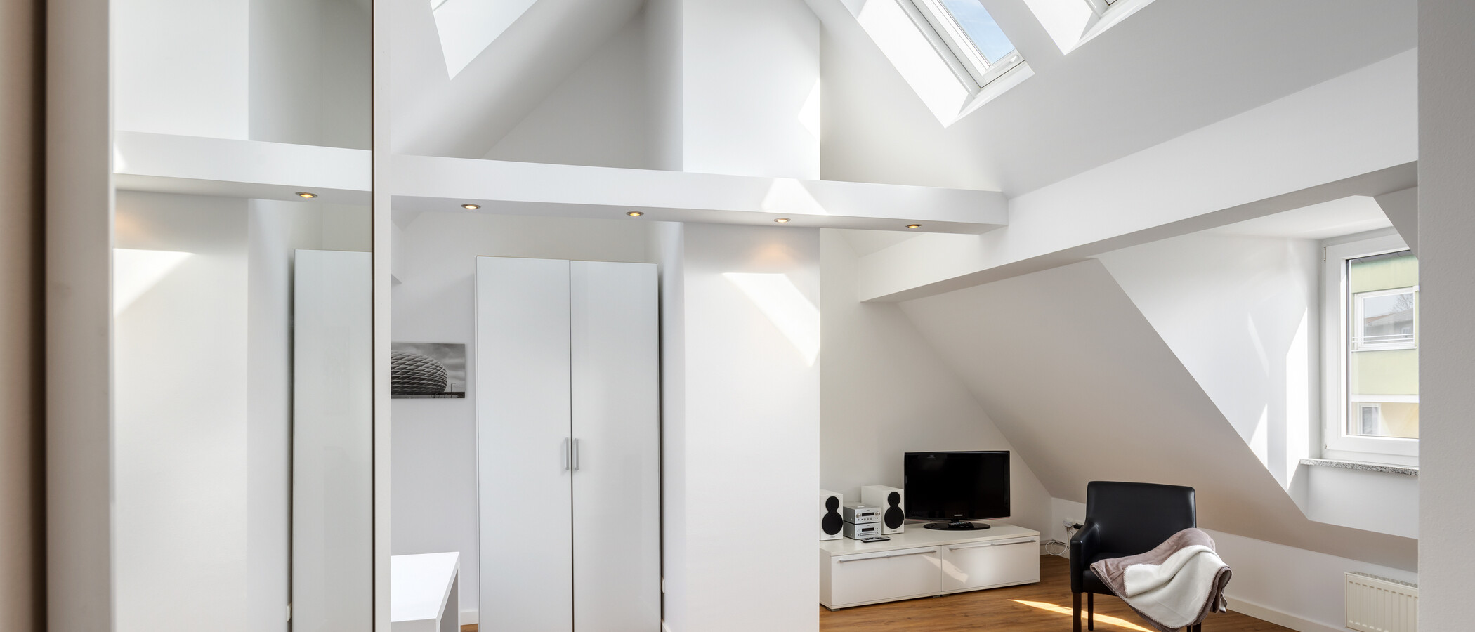 Tetőtéri lakás München Schwabing 03 Nappali 5576
