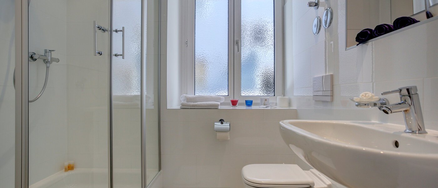 Lapos München Schwabing 01 Fürdőszoba 5588