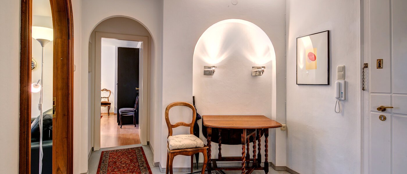 Ploché München Maxvorstadt - Universitätsviertel 01 Chodba/chodba 5607