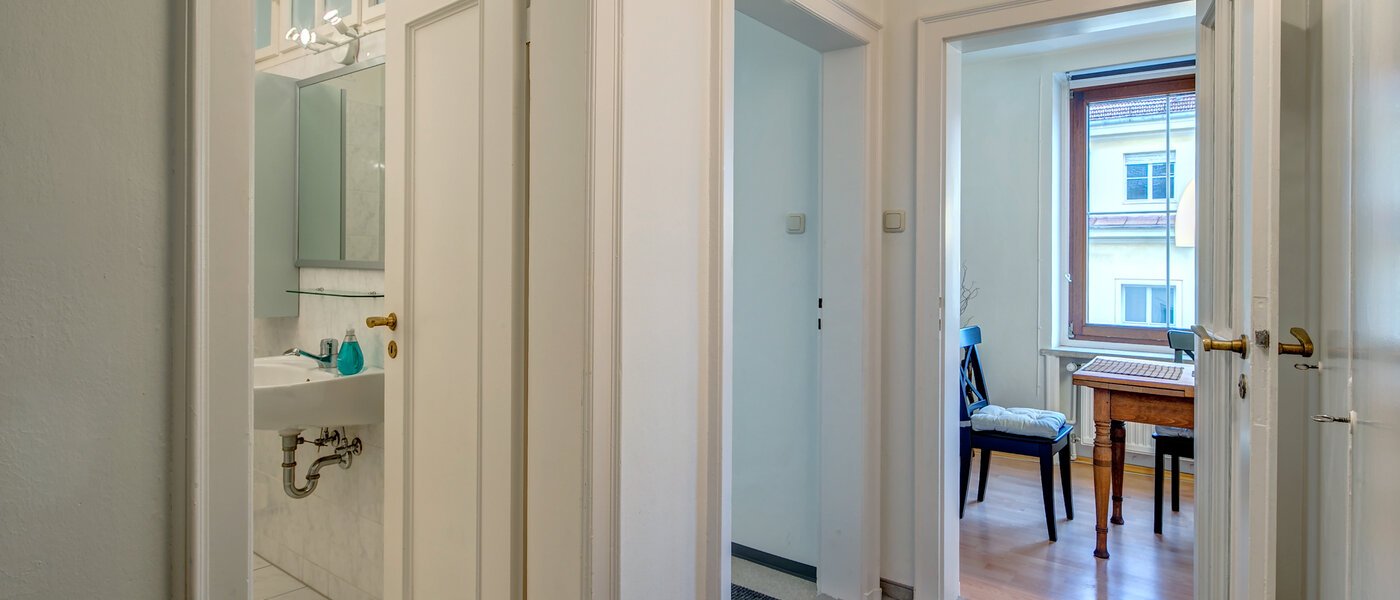 Ploché München Maxvorstadt - Universitätsviertel 03 Chodba/chodba 5607