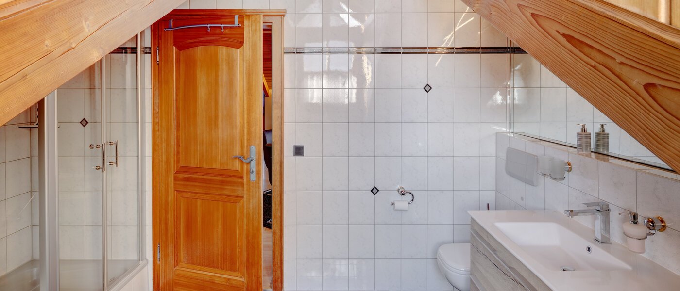 Podstrešno stanovanje München Am Hart 02 Kopalnica 5630