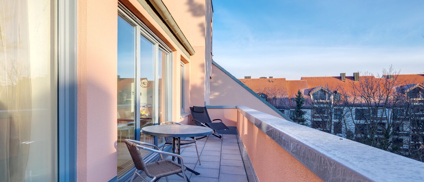 Ravna stran München Maxvorstadt - Westen 01 Balkon 572