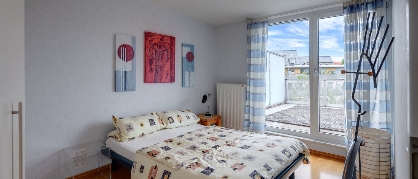 Апартамент с покривна тераса München Sendling-Westpark 01 Спалня 5946