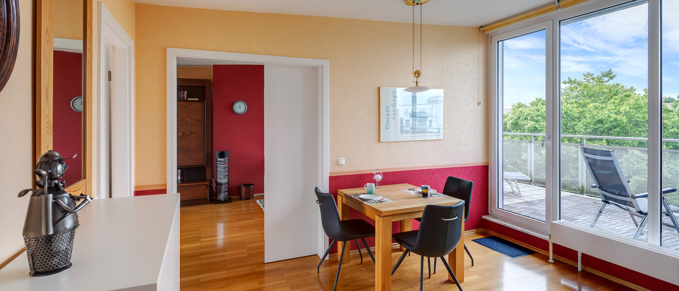 Апартамент с покривна тераса München Sendling-Westpark 01 Трапезария 5946