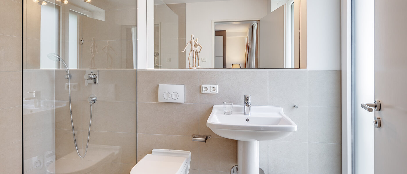 Ravna stran München Großhadern 01 Kopalnica 5979