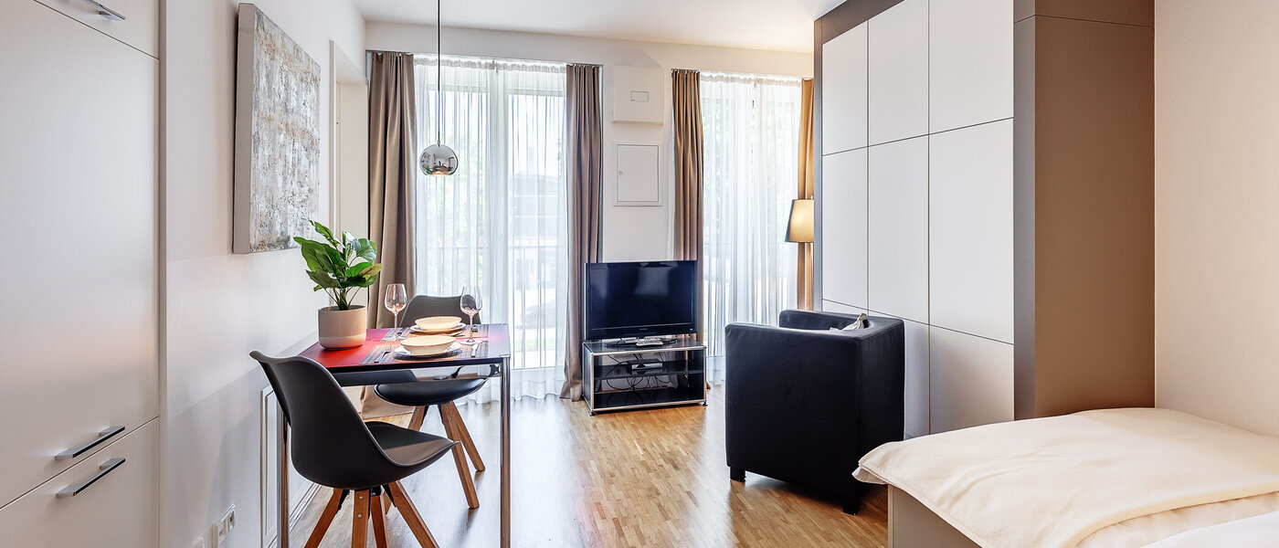 Ravna stran München Großhadern 03 Dnevni prostor 5979