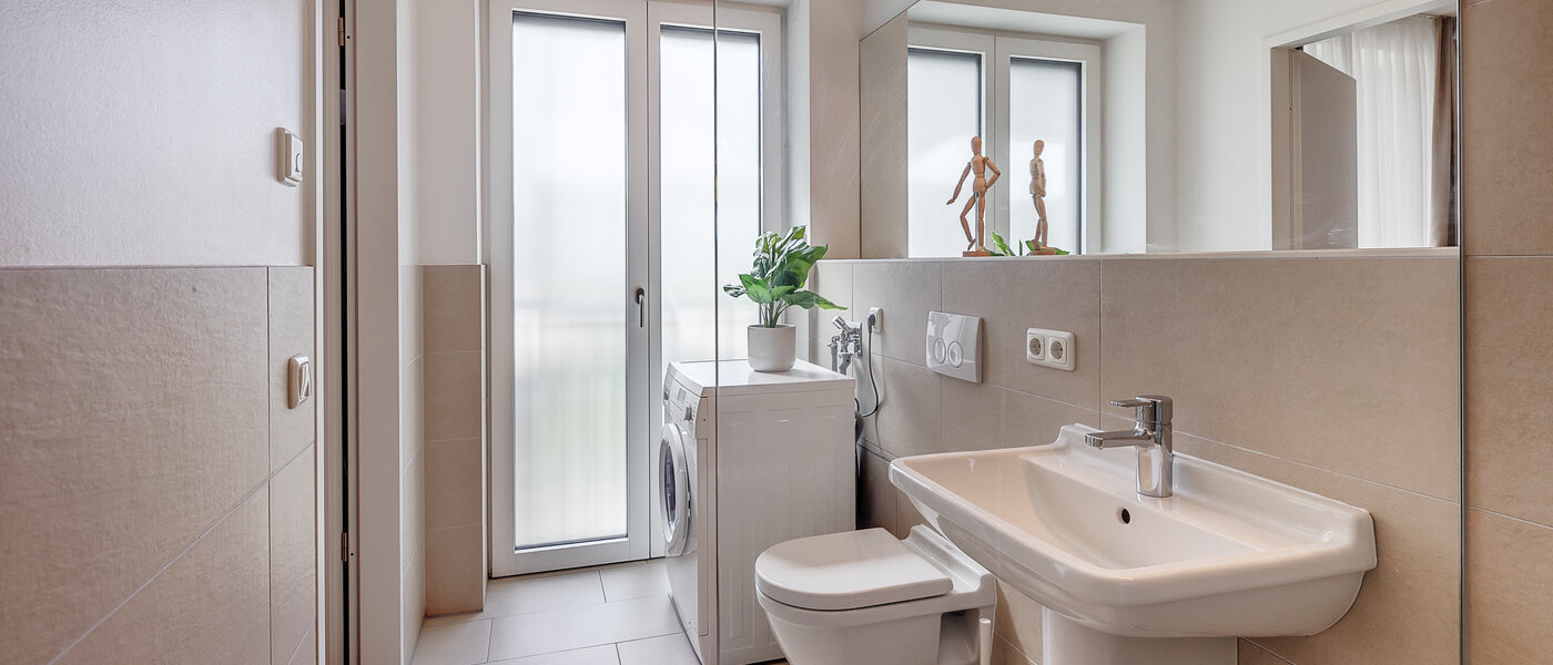 Ploché München Großhadern 01 Koupelna 6000