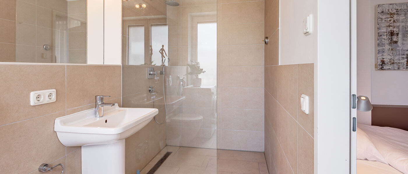 Ploché München Großhadern 03 Koupelna 6000