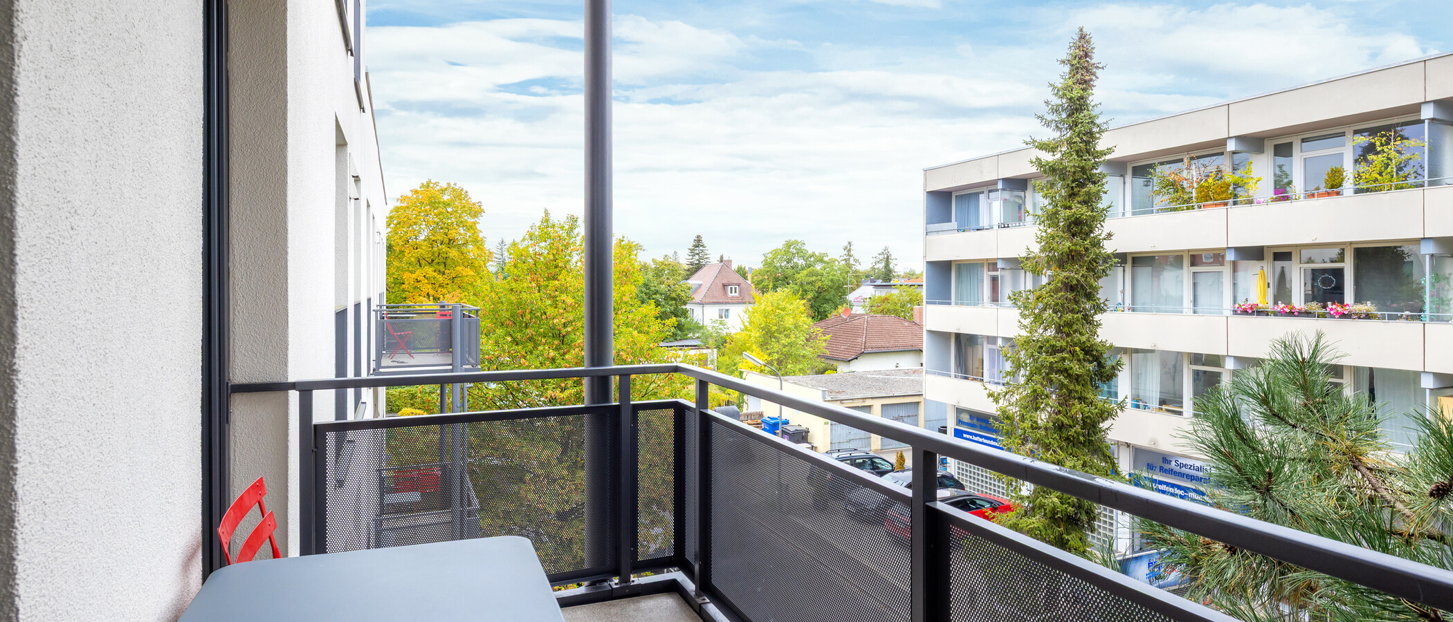 Ravna stran München Großhadern 02 Balkon 6004