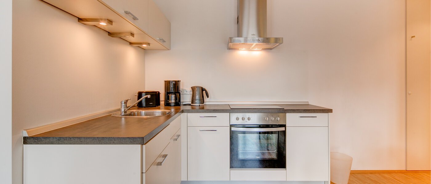 Ravna stran München Großhadern 02 Kuhinja 6060