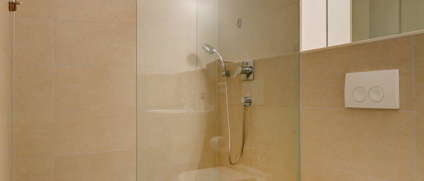 Ravna stran München Großhadern 02 Kopalnica 6060