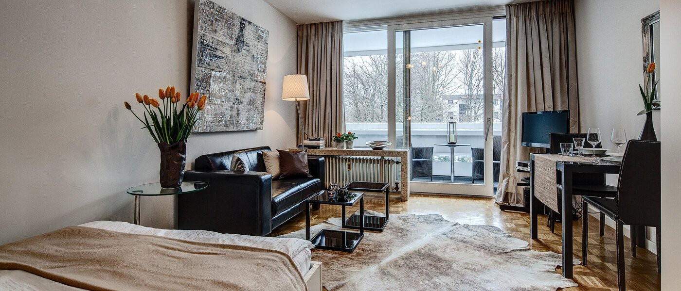 Ploché München Arabellapark 01 Living 6126