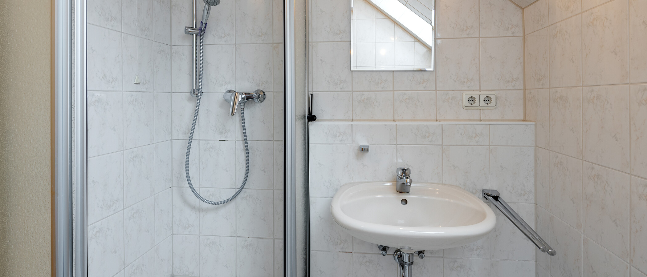 Tetőtéri lakás München Waldtrudering 01 Fürdőszoba 6182