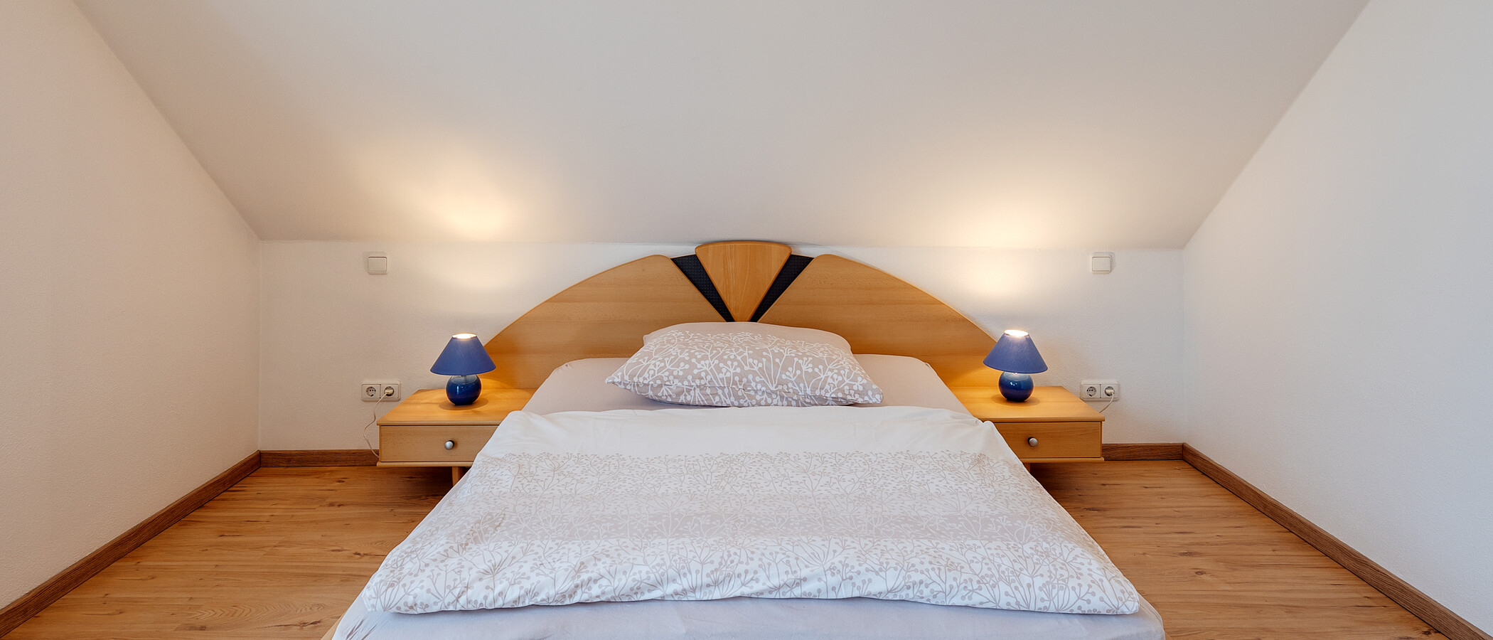 Tetőtéri lakás München Waldtrudering 01 Alvóhely 6182