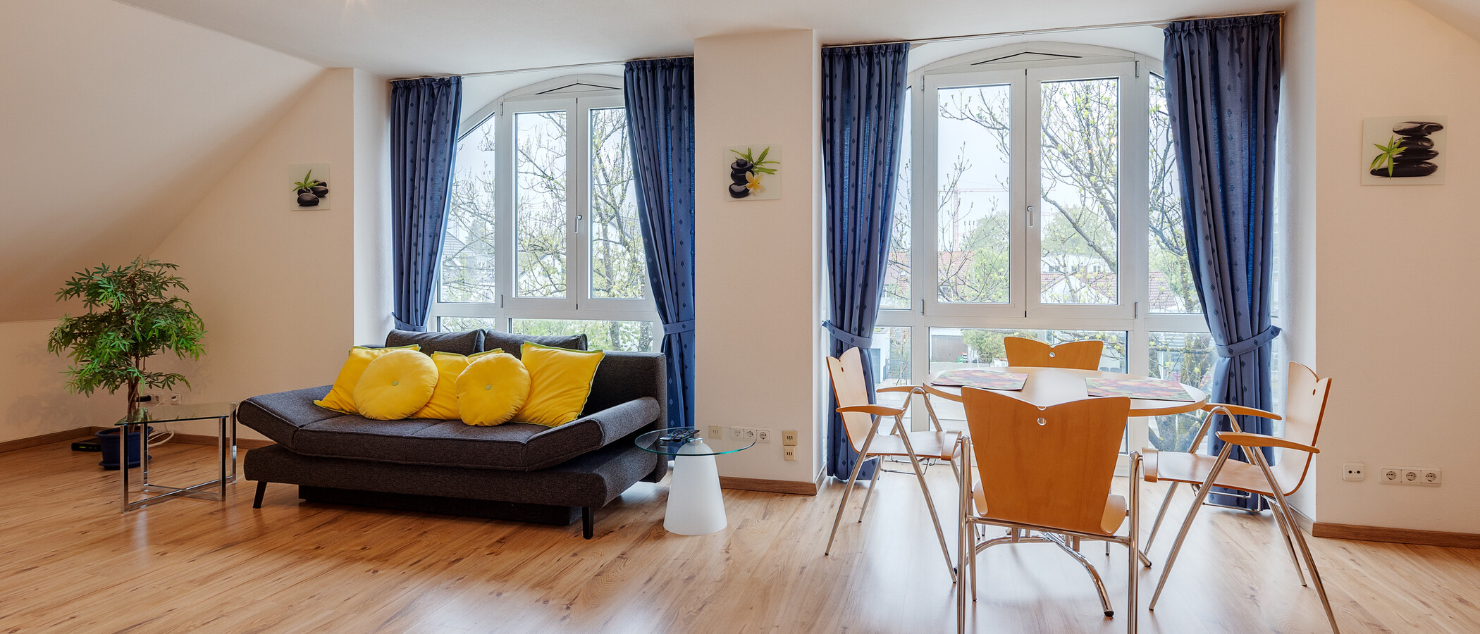 Tetőtéri lakás München Waldtrudering 02 Nappali 6182