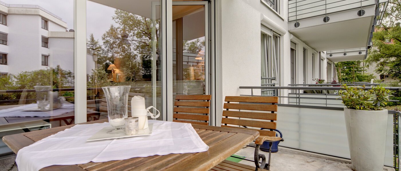 Плоский München Bogenhausen 01 Балкон 6185