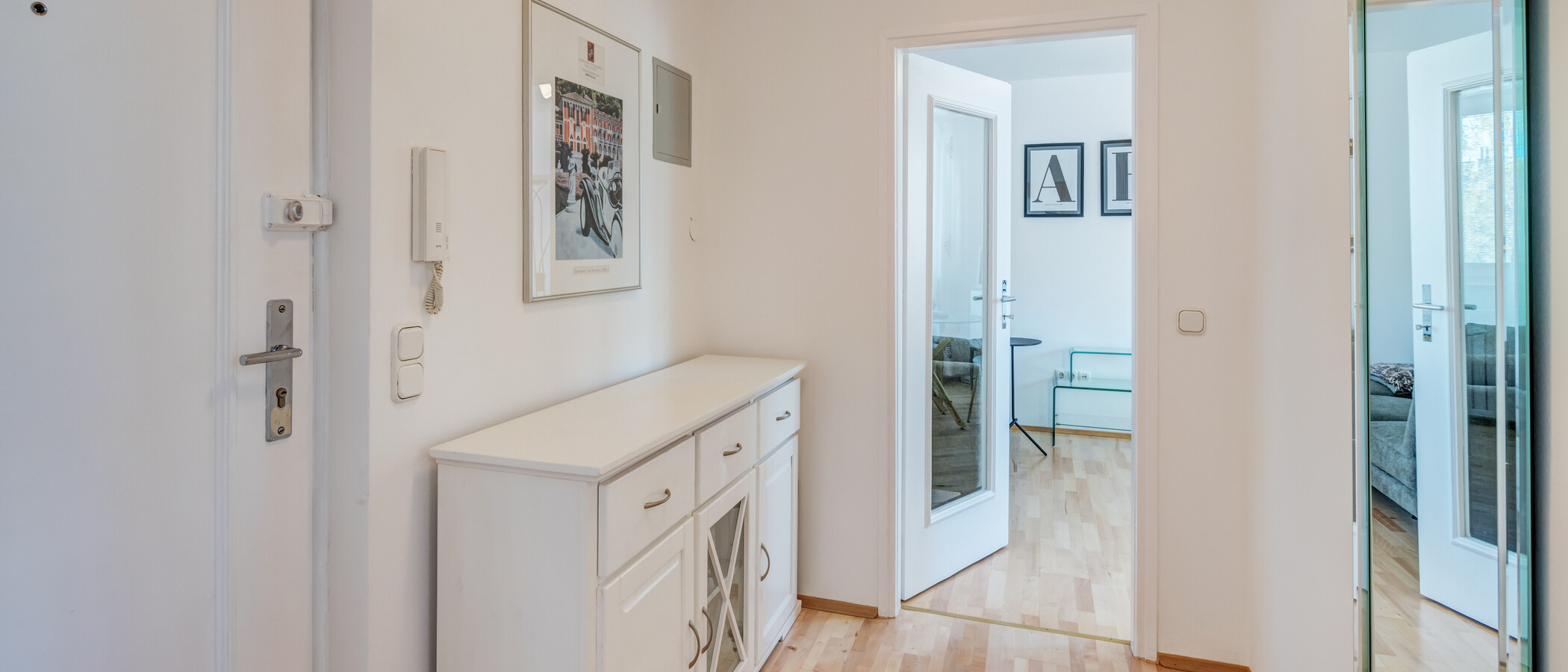 Ravna stran München Bogenhausen 01 Koridor/hodnik 6213