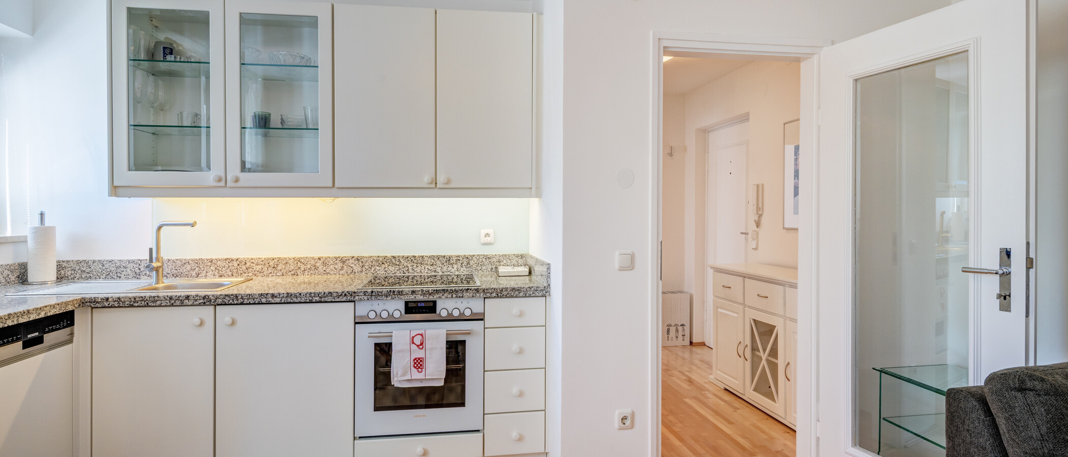 Ravna stran München Bogenhausen 03 Dnevni prostor 6213