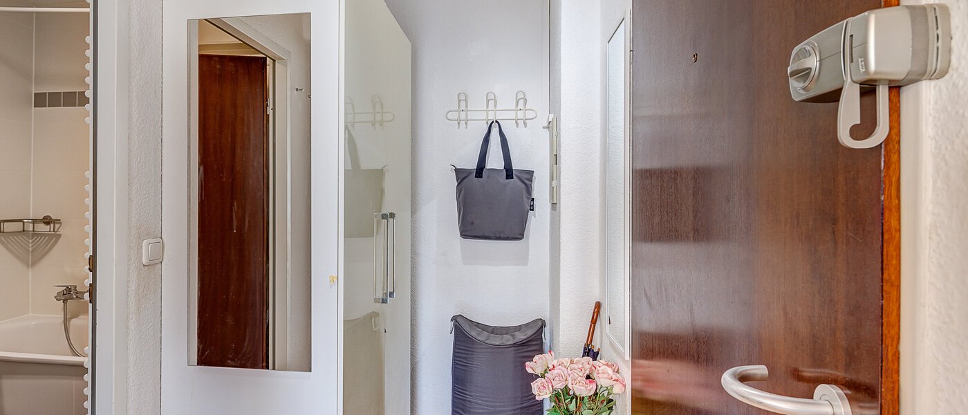 Плосък München Maxvorstadt - Universitätsviertel 02 Коридор/ коридор 6485