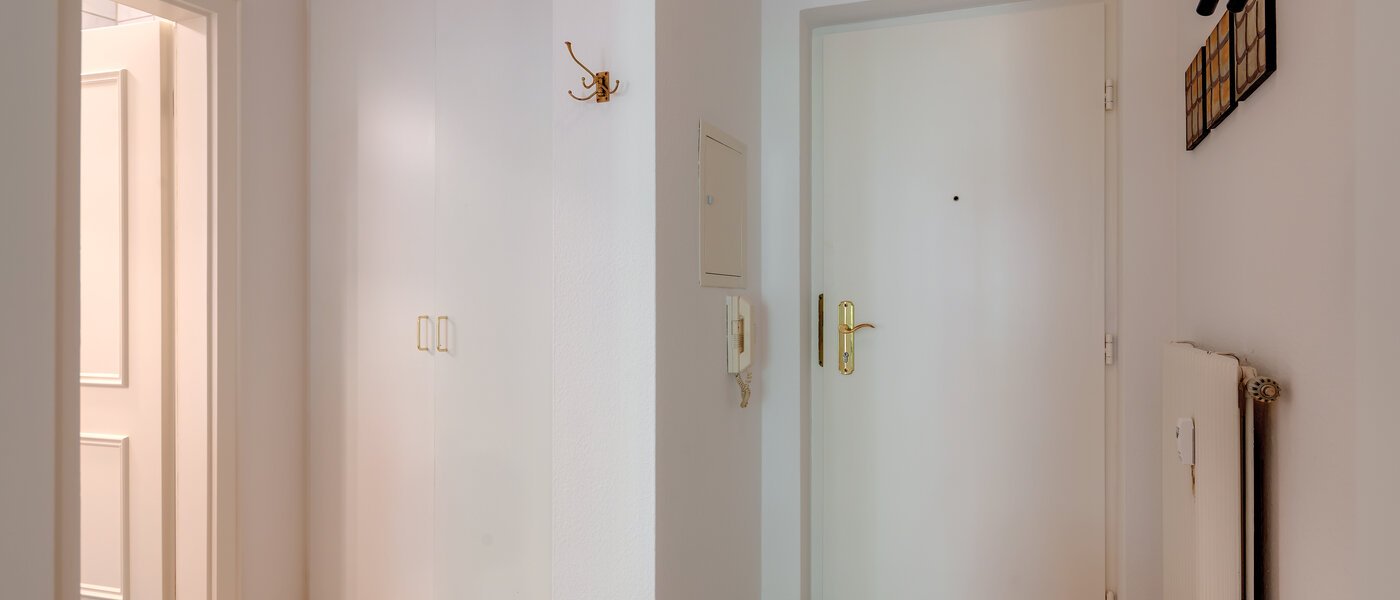 Trädgårdslägenhet München Neuhausen 04 Korridor/hallgång 6555