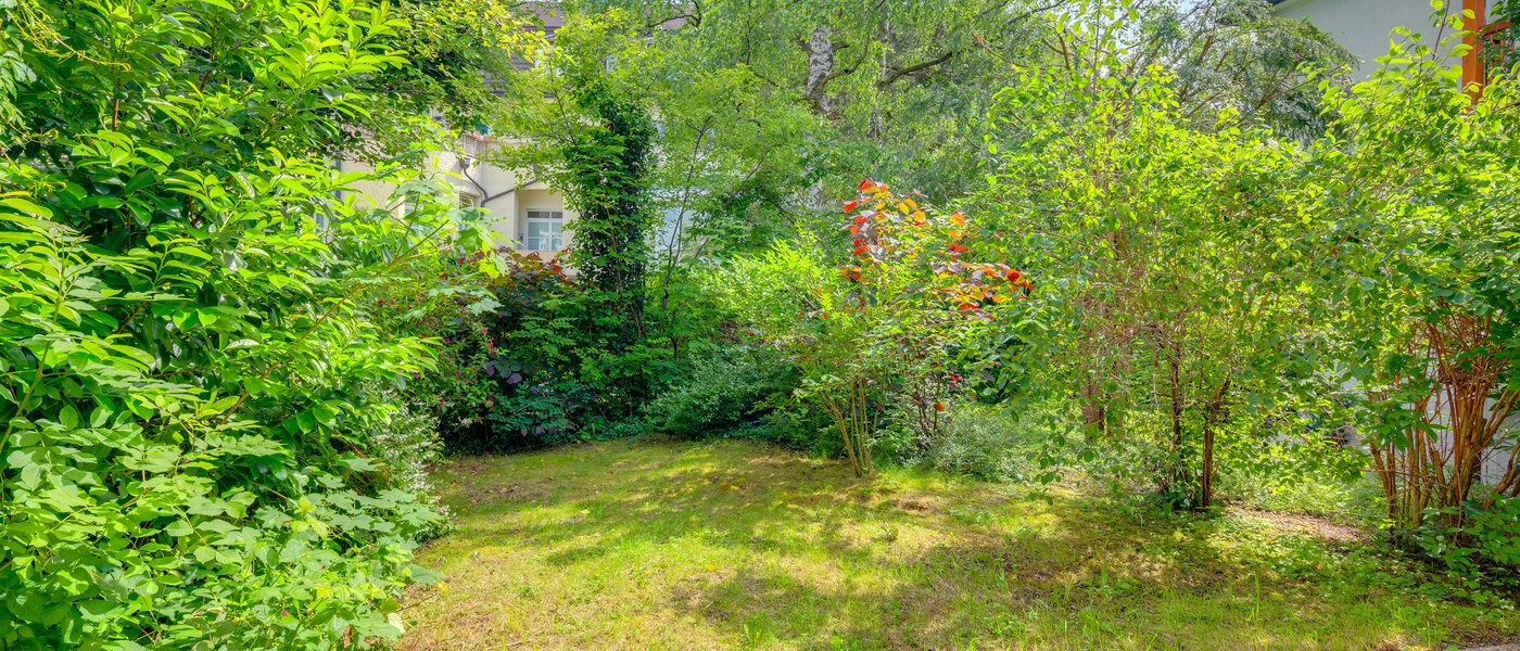 Trädgårdslägenhet München Neuhausen 03 Trädgård 6555